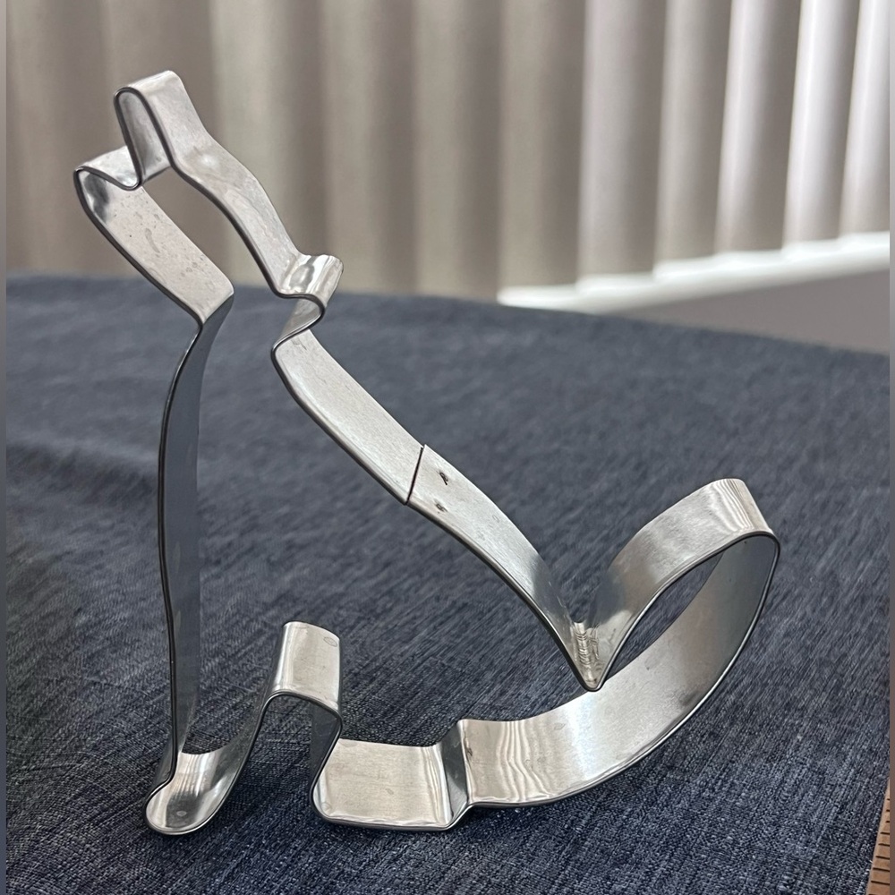 COOKIE CUTTERS Coyote Shaped Metal NWT Kitchen Tools